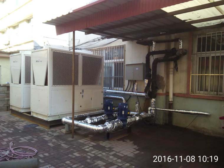 �|��hס����